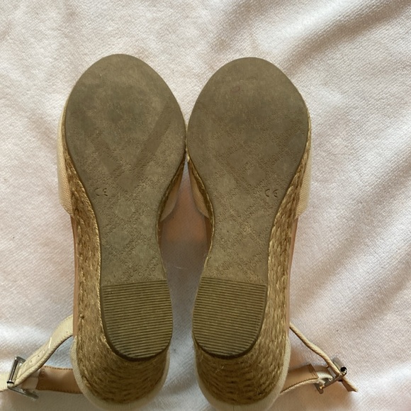 Vionic Wedge Shoes - Picture 9 of 12